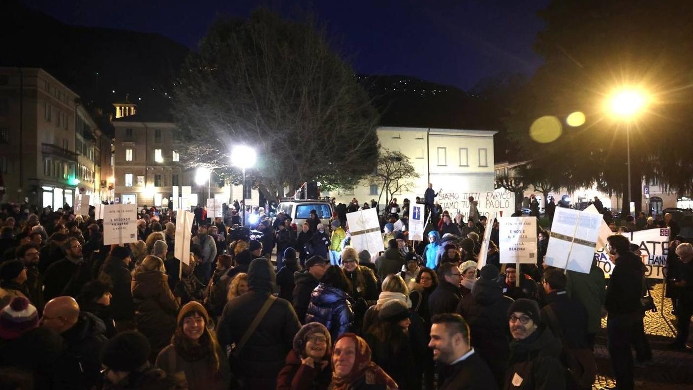 I manifestanti in piazza Governo