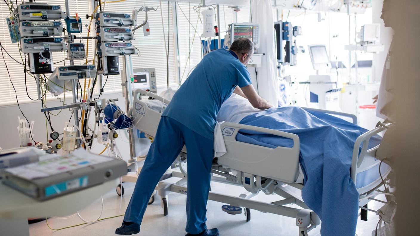 Moltissimi infermieri non si candidano in Italia preferendo impieghi in Svizzera.