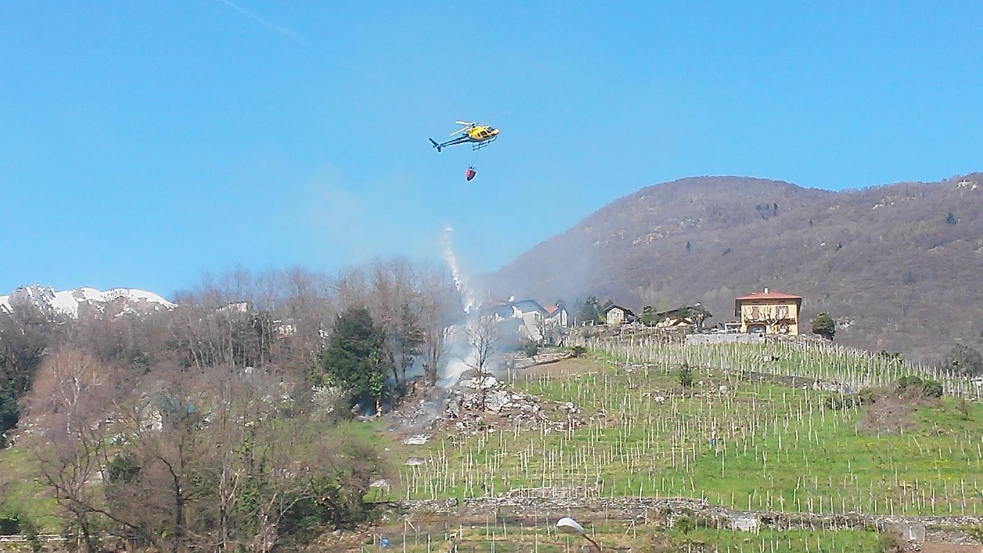 L'intervento dei pompieri di Locarno mercoledì mattina a Minusio