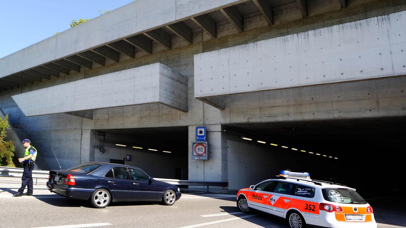 Il portale della Mappo-Morettina dove giovedÌ è stata fermata l'auto guidata dalla 15enne