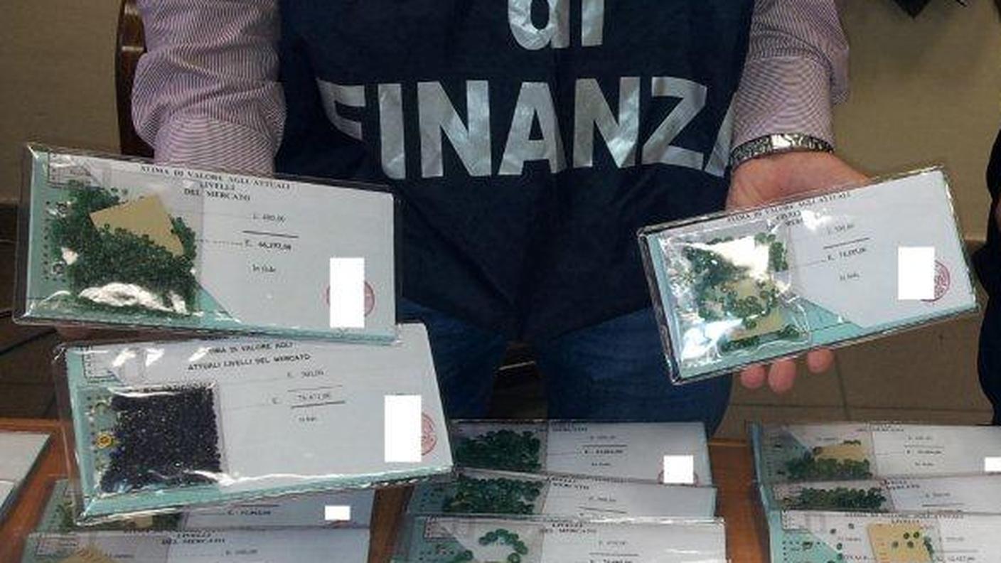 Parte delle pietre preziose sequestrate