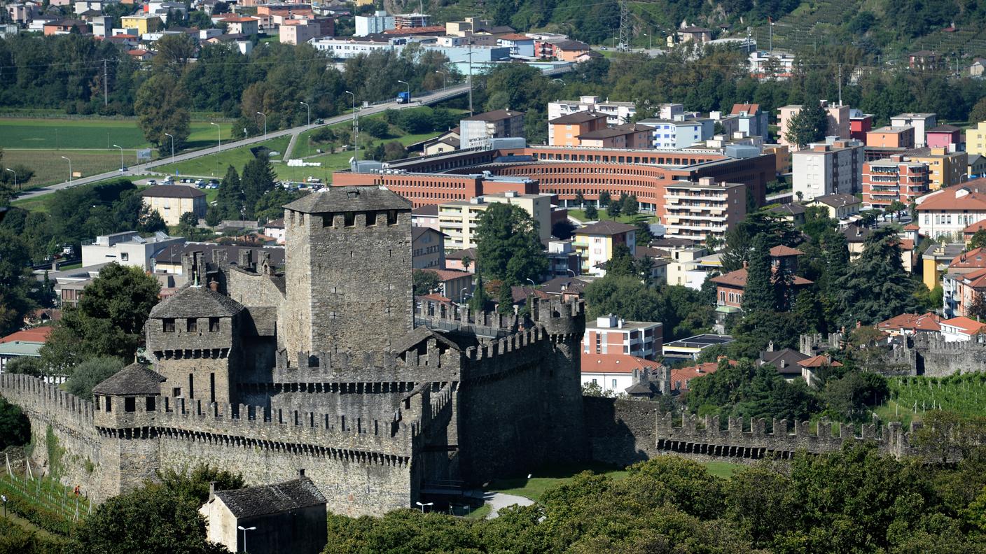 Sotto la cinta muraria del Montebello (foto) si costruirà un tunnel