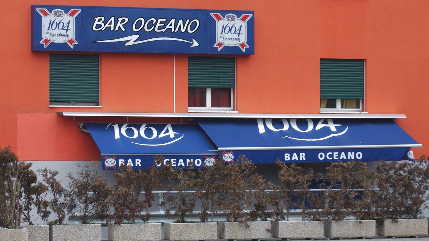 Le accuse riguardano il periodo a capo del locale a luci rosse