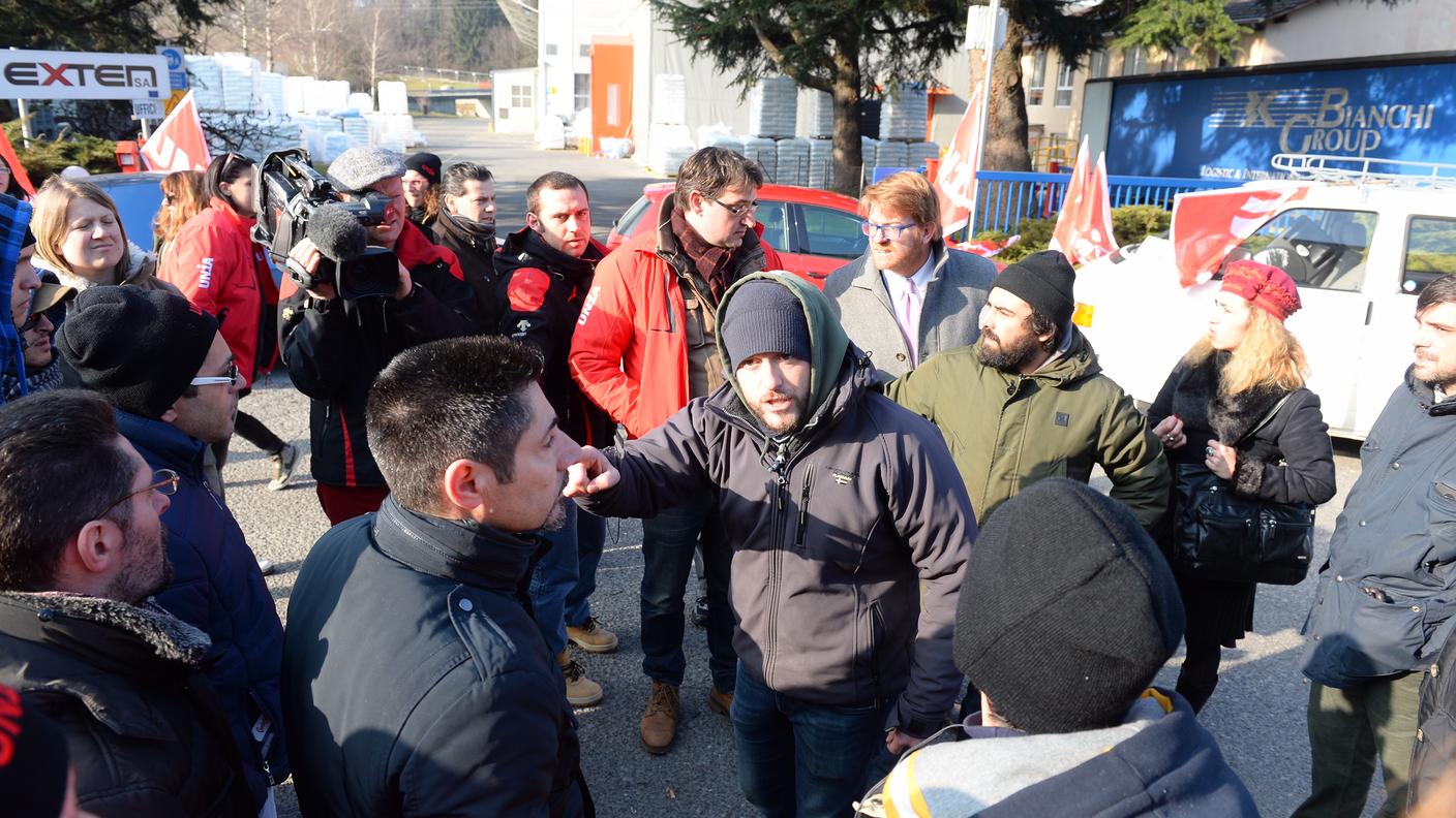 Continua la protesta alla Exten