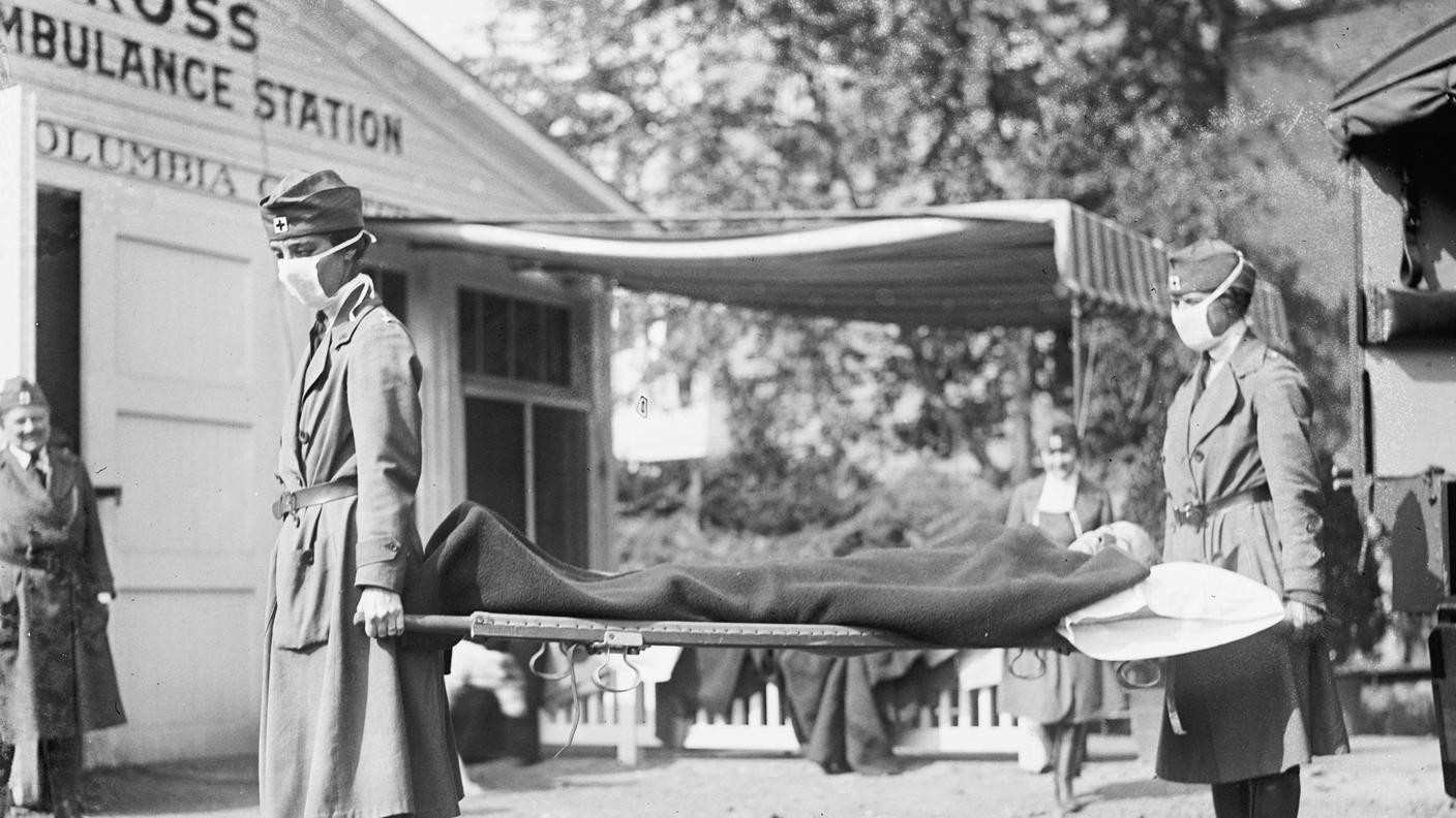 Red Cross Emergency Ambulance Station in Washington, 1918 Influenza Spagnola