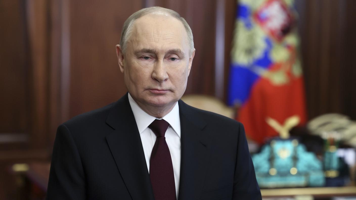Vladimir Putin durante il suo discorso alla nazione alla vigilia del voto per le elezioni in Russia
