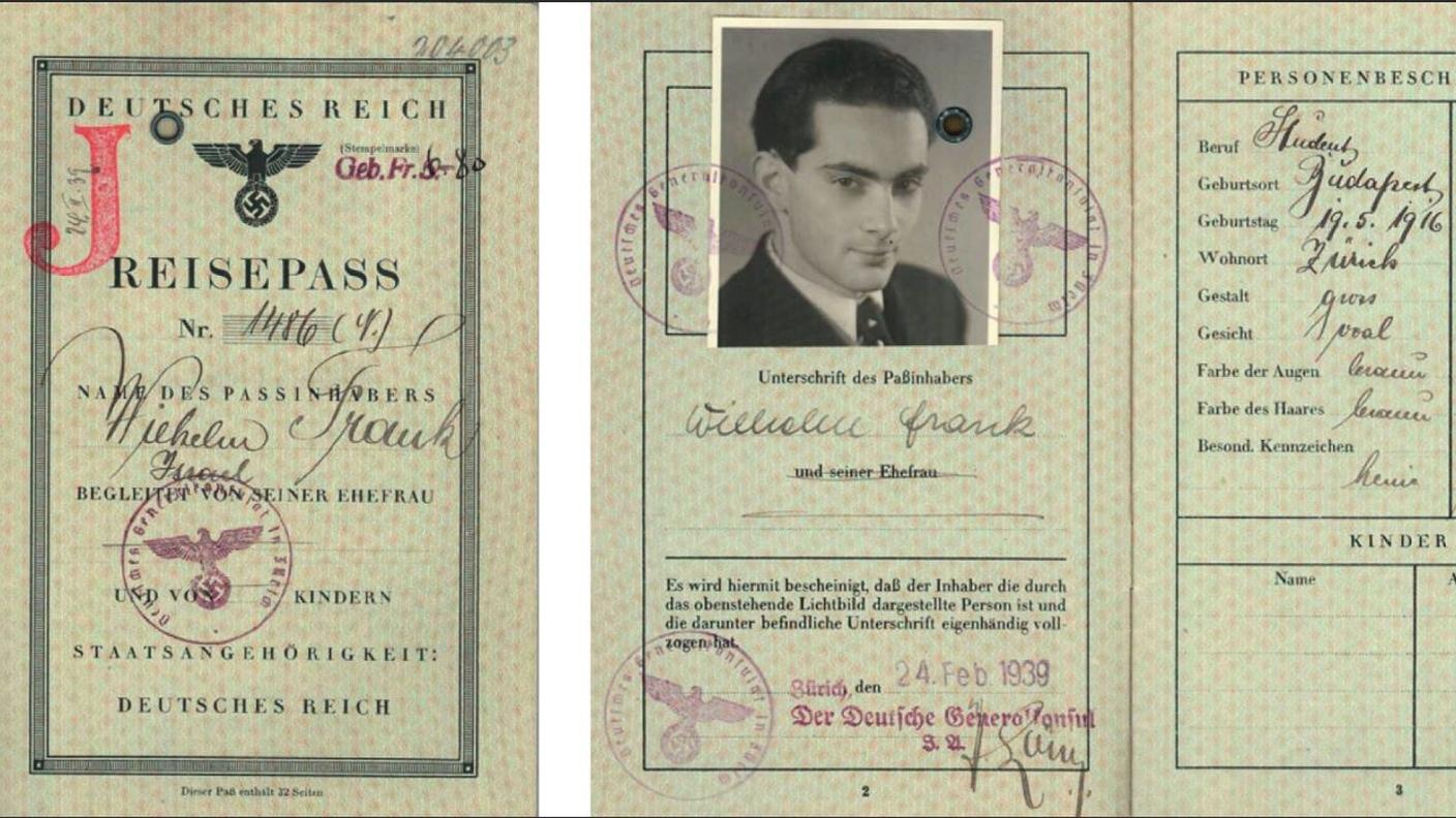 Passaporto di Willhelm Frank con il timbro "J" rosso che veniva apposto sui passaporti delle persone ebree