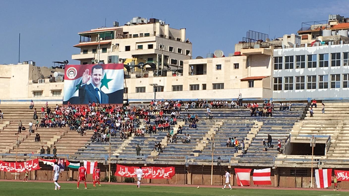 Partita di calcio tra Homs e Hama, due città distrutte dalla guerra