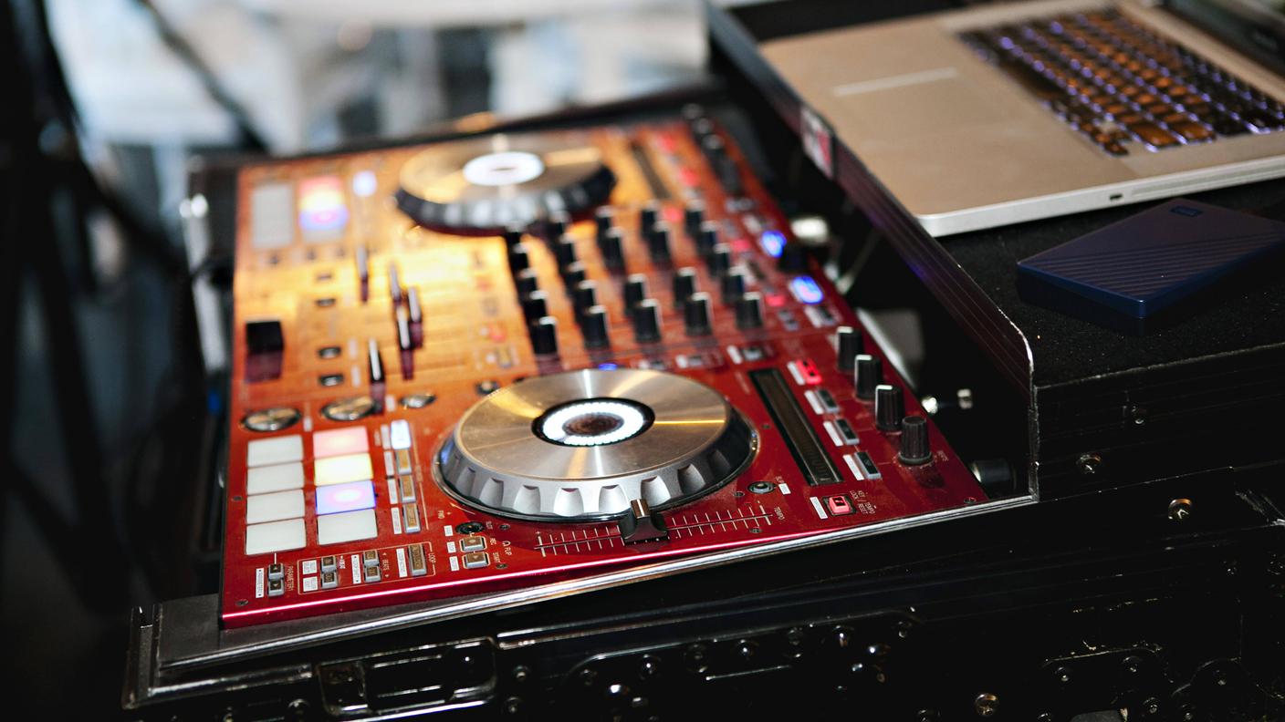 console dj