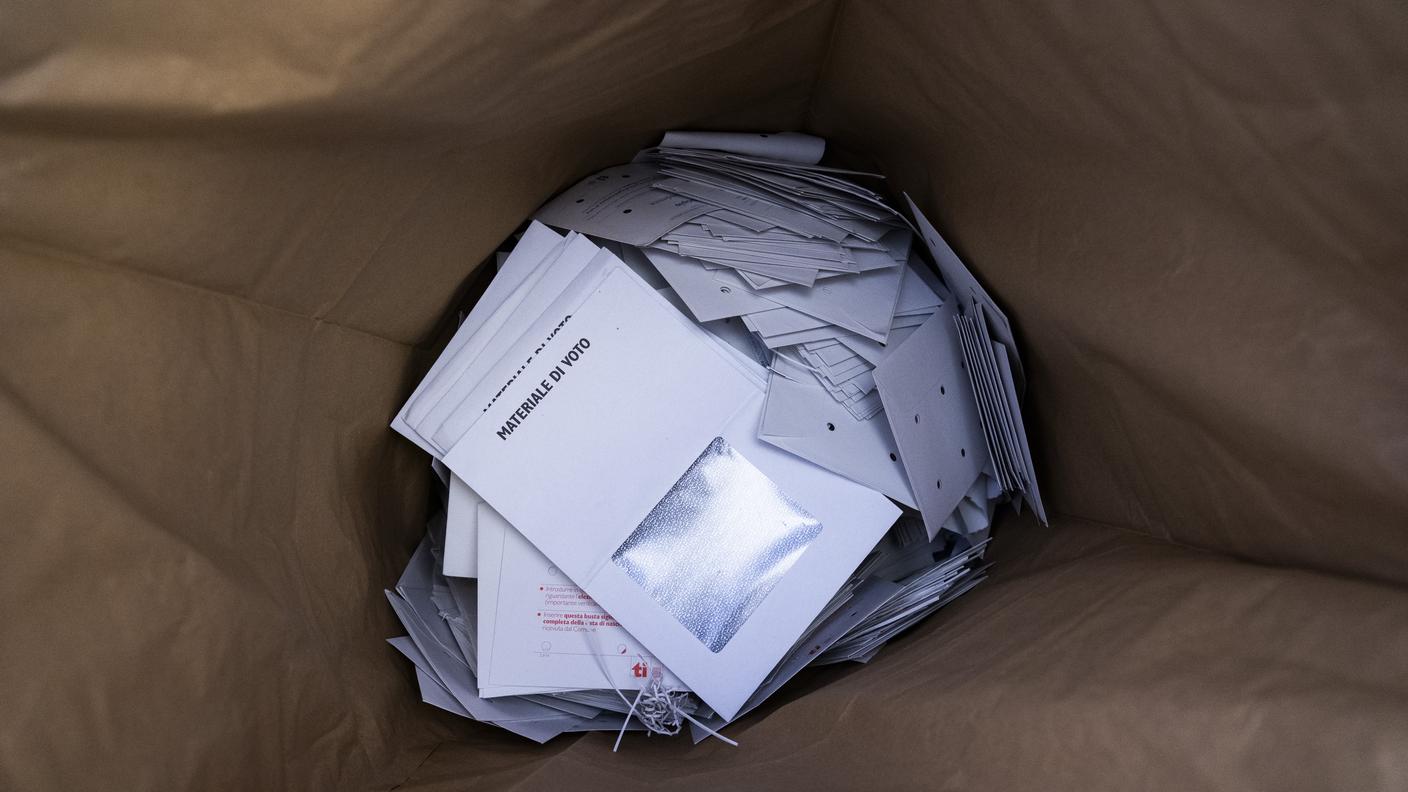materiale di voto.jpg