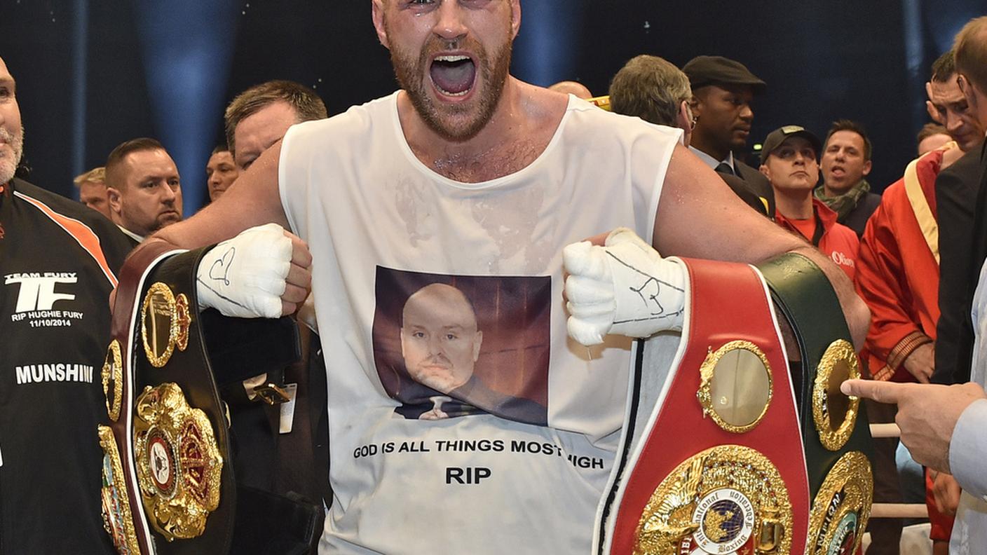 Fury con le tre cinture