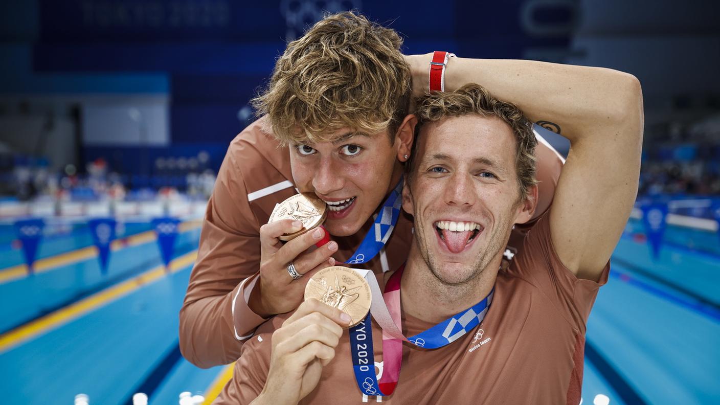 Tra le instantanee più vivide quella della doppia medaglia di Ponti e Desplanches nel nuoto