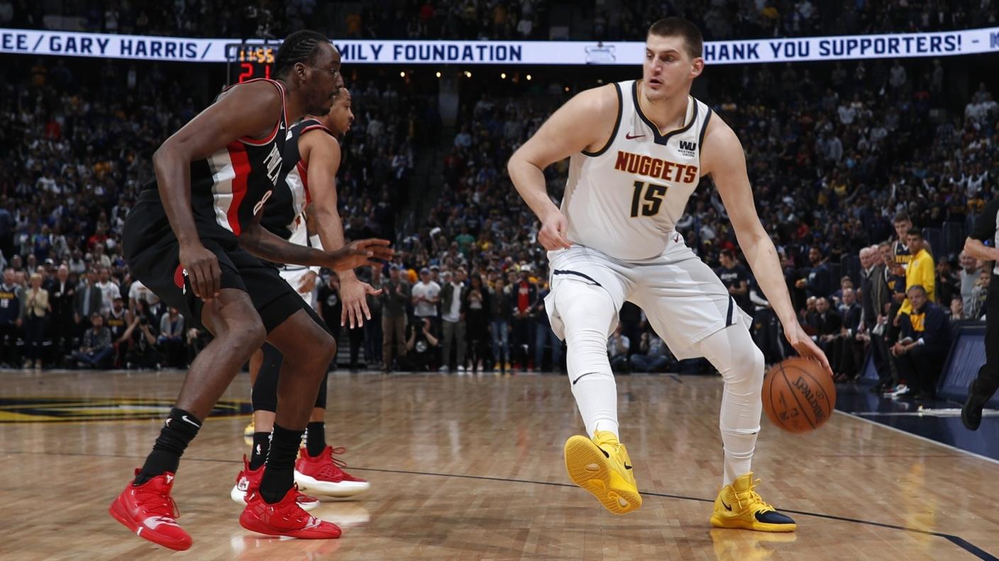 Uno Jokic da 25 punti, 19 rimbalzi e 6 assist