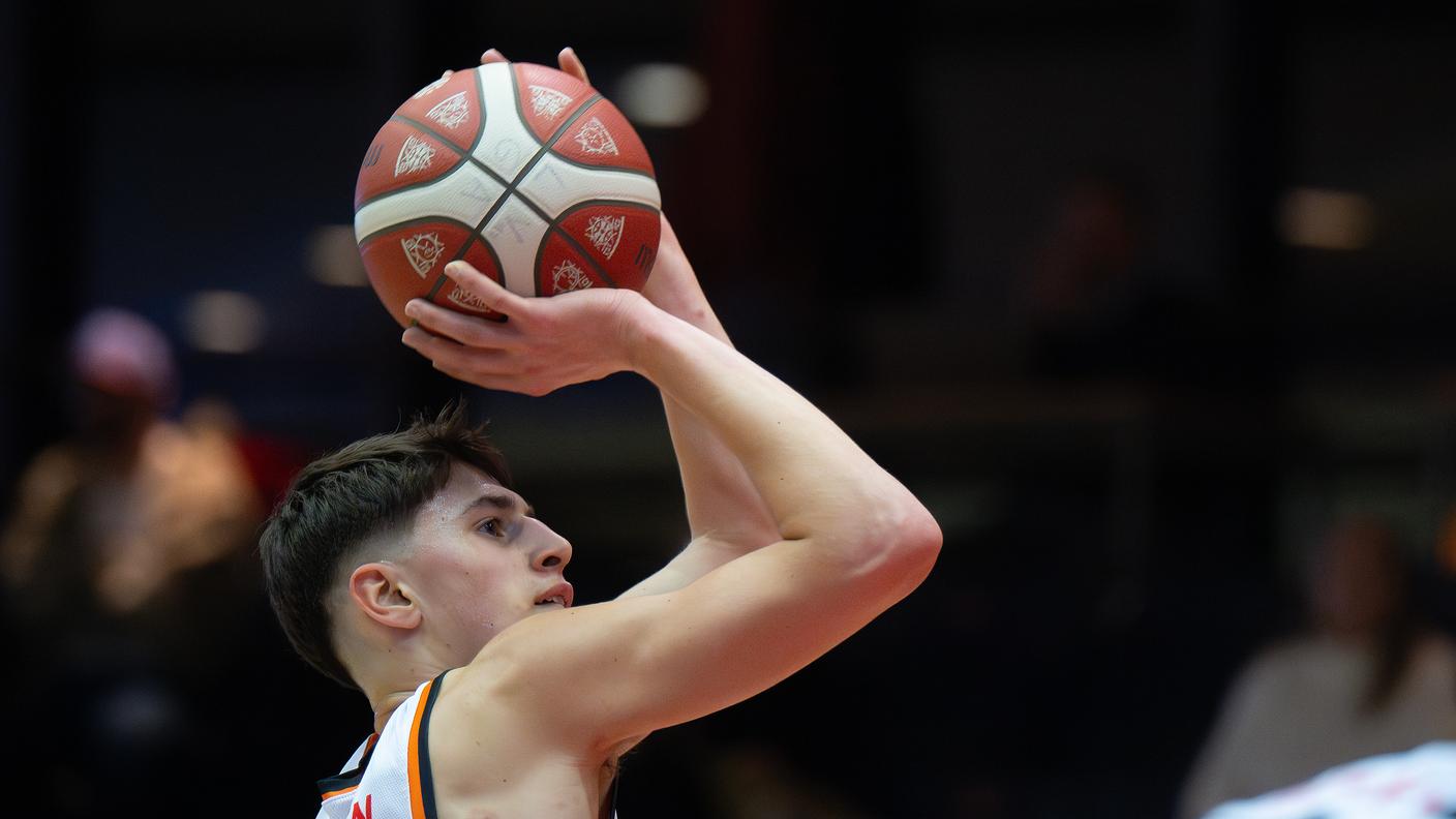 Grande prestazione del 18enne sul parquet dell'Elvetico