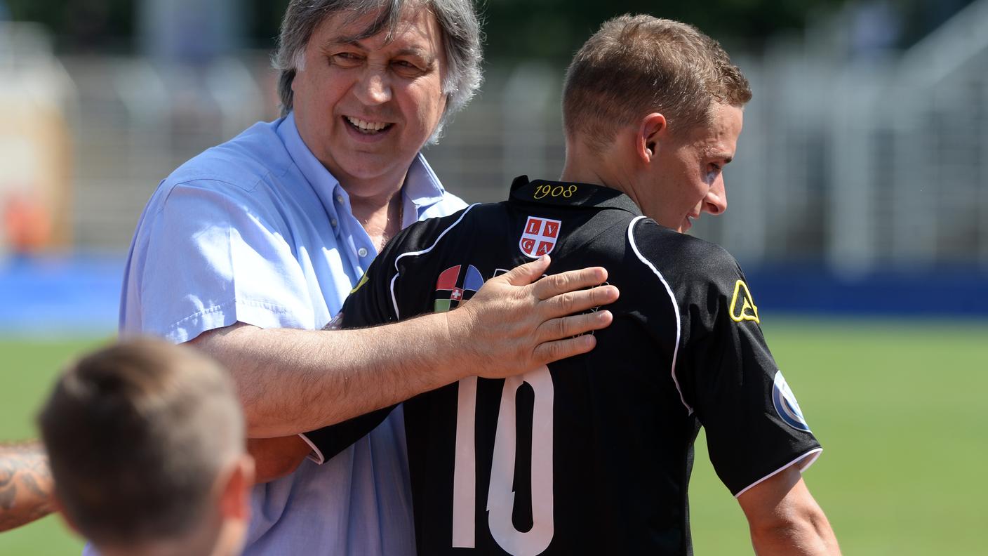 Il numero dieci con il presidente