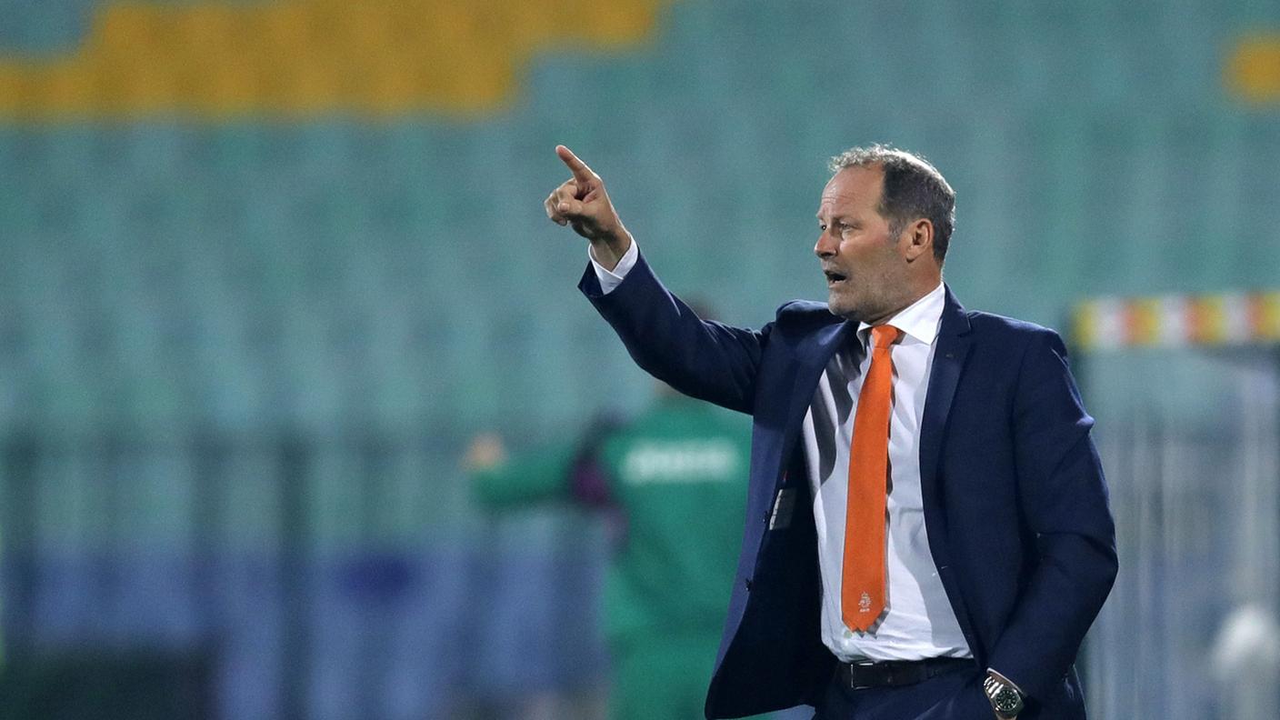 L'allenatore dei Tulipani durante la partita con la Bulgaria