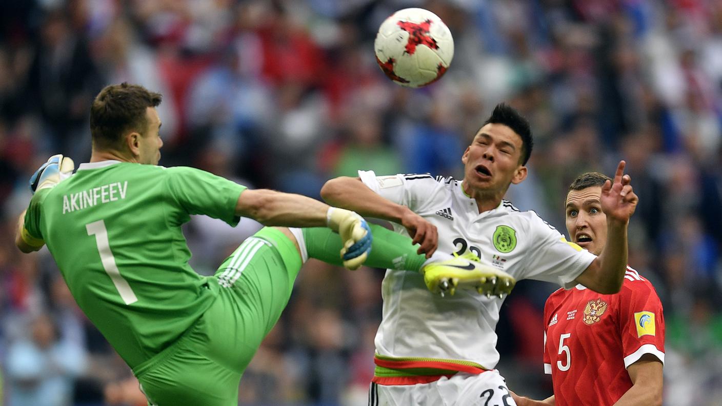 L'uscita farfallesca di Akinfeev che spiana la strada a Lozano