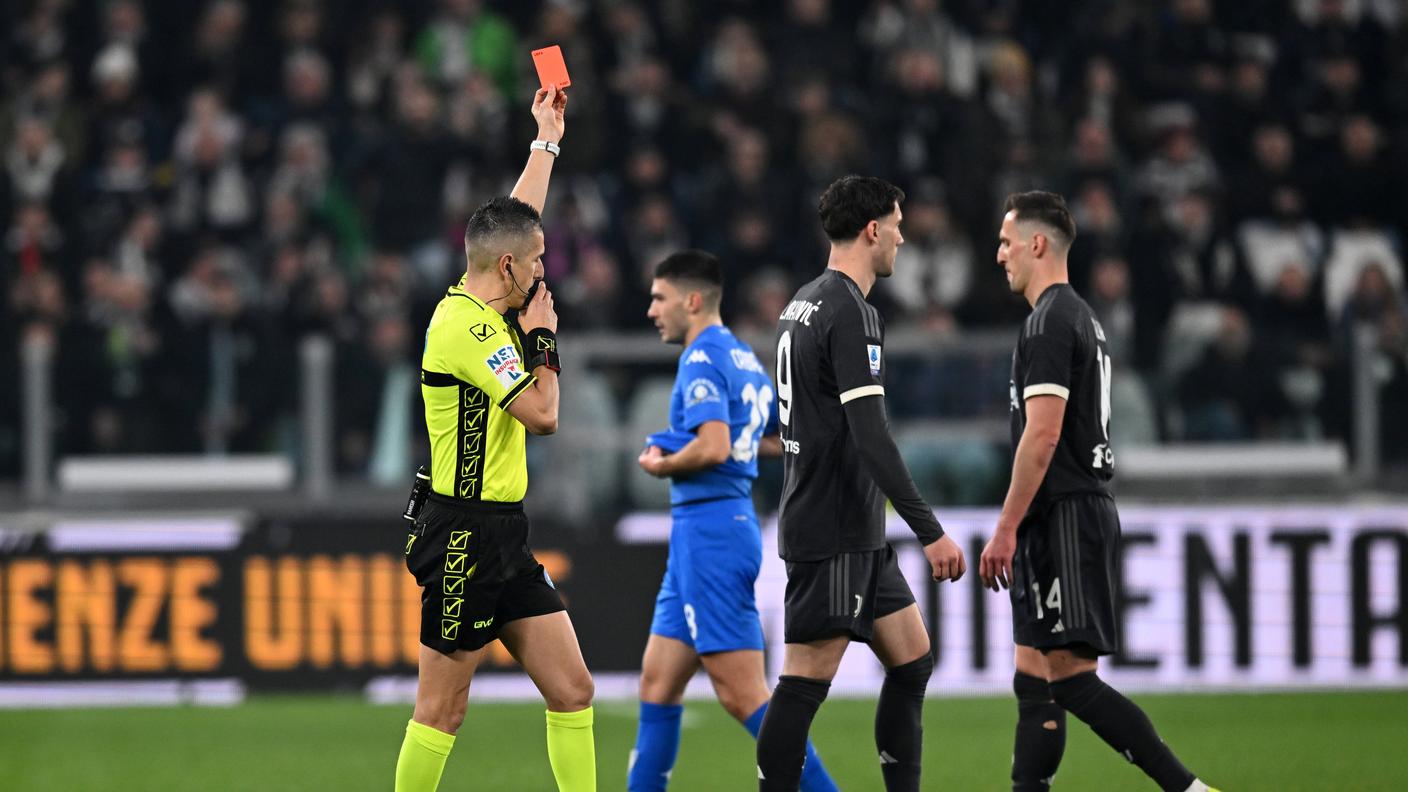 Milik espulso dopo 18'