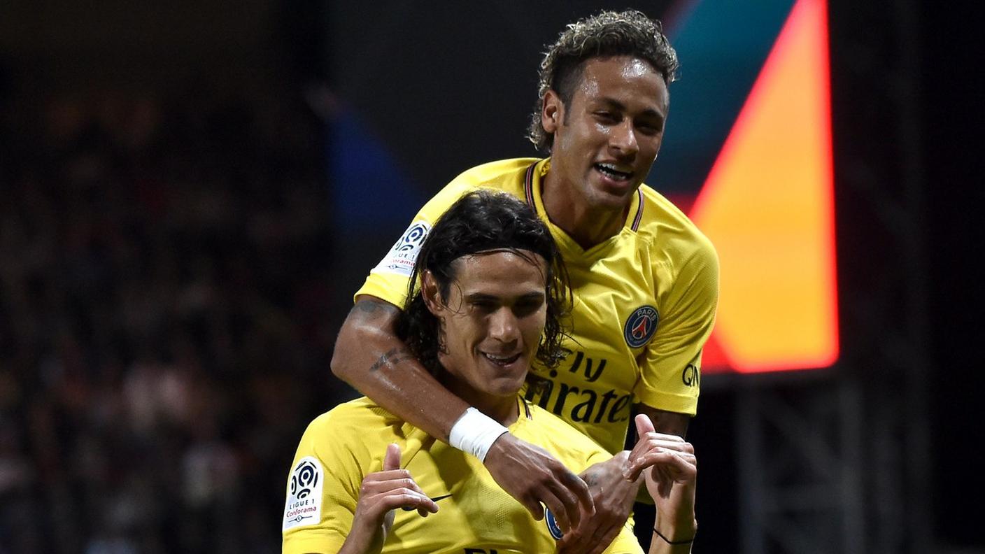 L'esultanza con Cavani