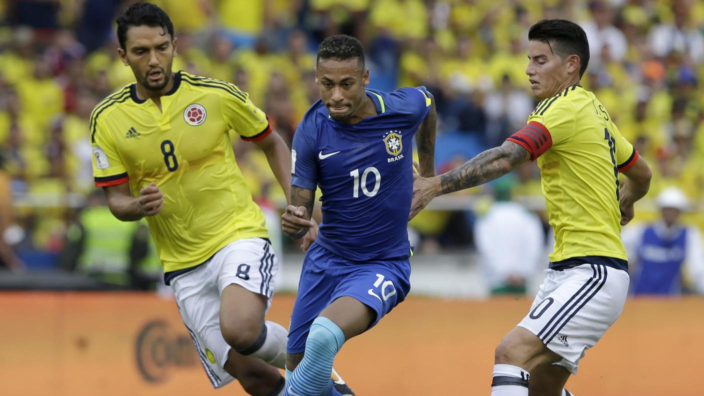 Neymar tra le maglie gialle