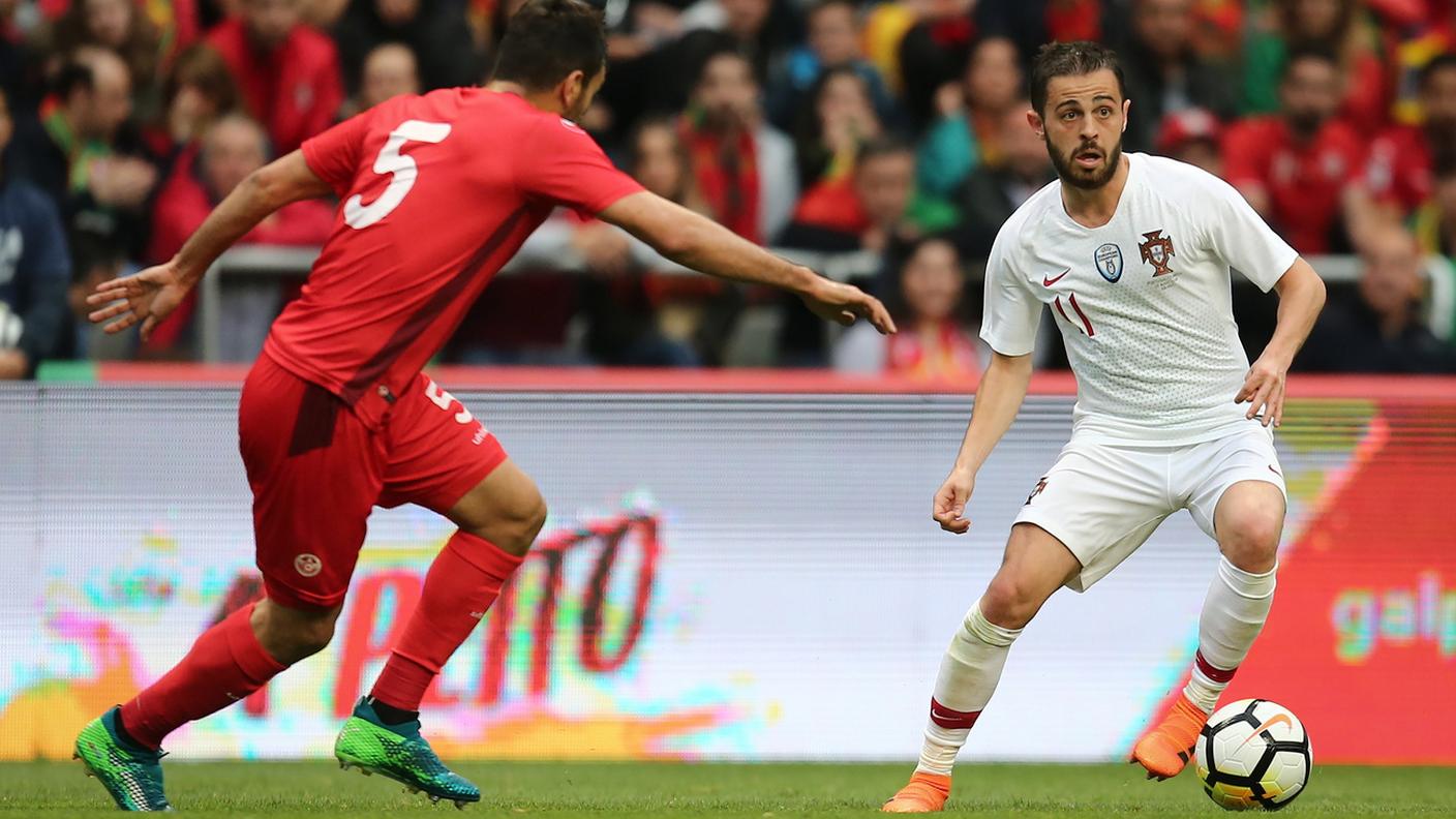 Bernardo Silva controlla il pallone