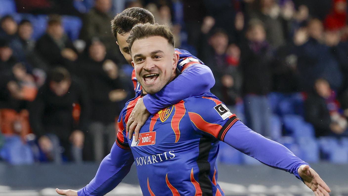 Shaqiri in gol con una bella punizione