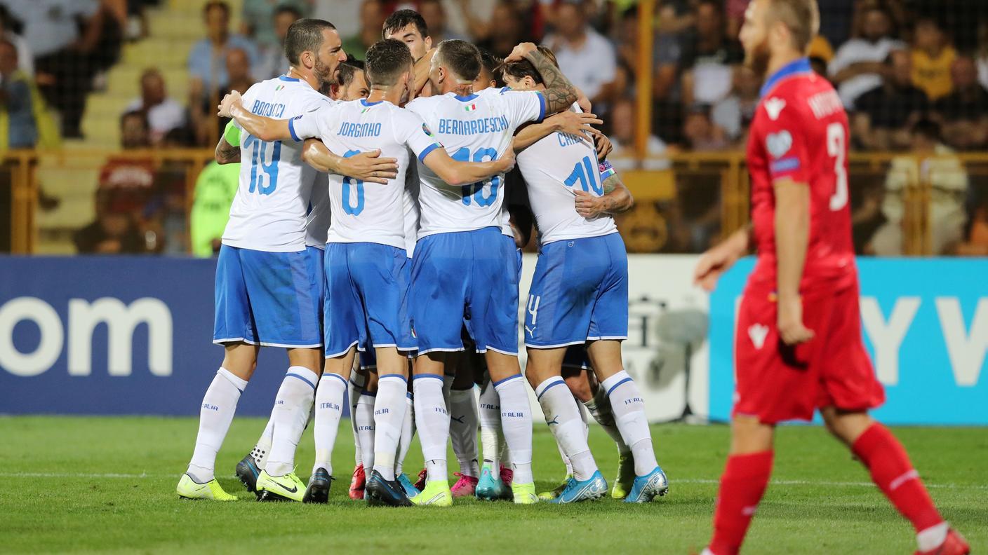 Il gruppo festeggia il pareggio