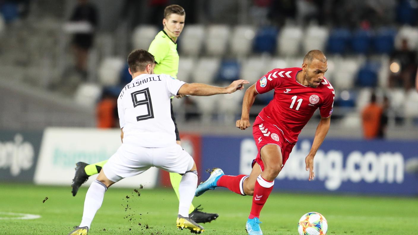 Braithwaite prova a sfuggire a Kiteishvili