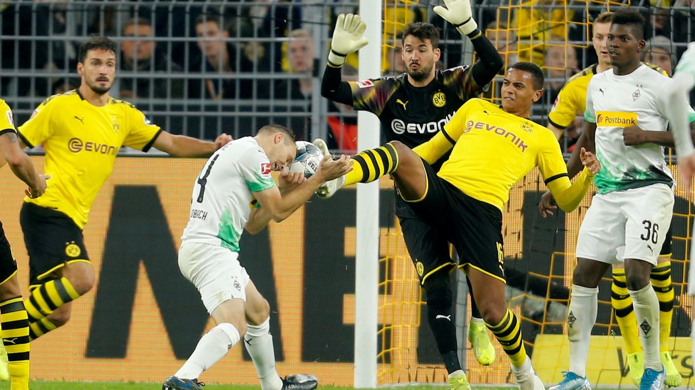 Il Gladbach si è scontrato contro il muro eretto dalla difesa guidata da Akanji