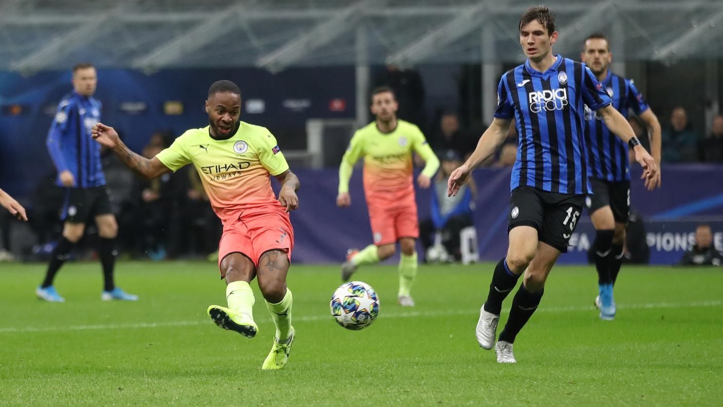 Sterling insacca l'1-0 dopo un illuminante tacco di Gabriel Jesus