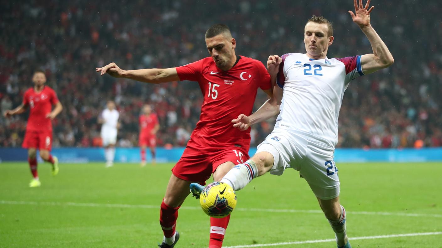 Tanta grinta e un salvataggio sulla linea per Demiral
