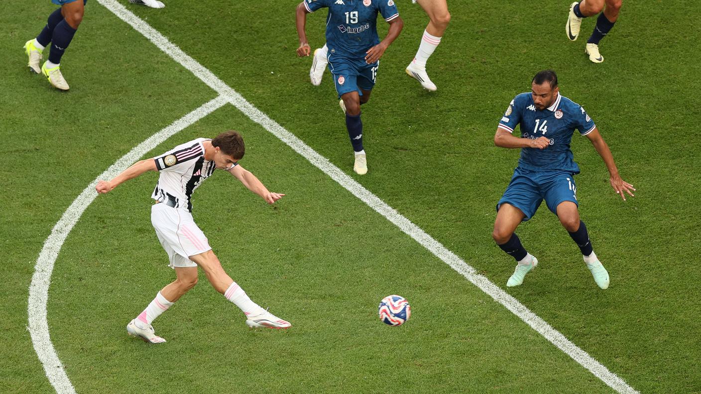 La gran botta sotto l'incrocio in occasione del 2-0