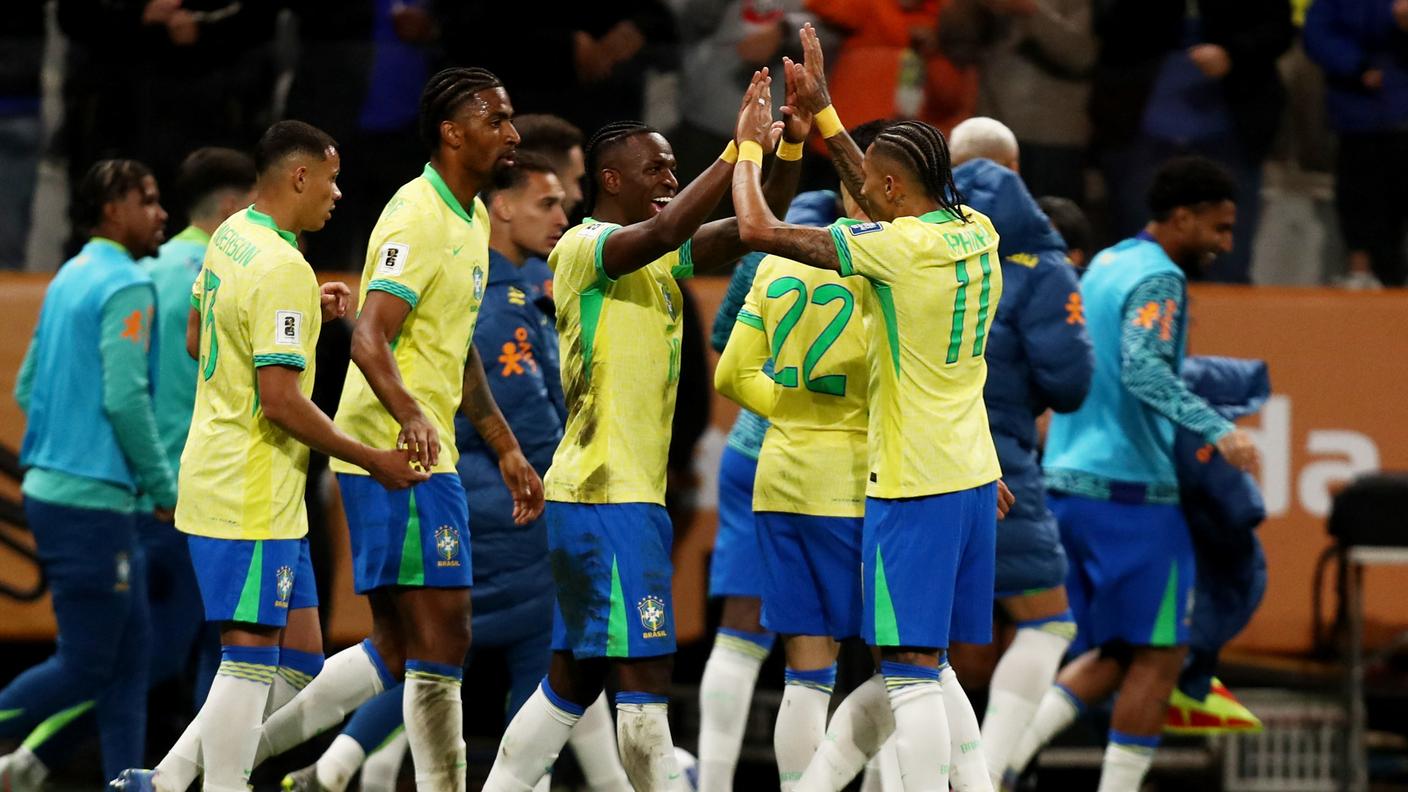 I festeggiamenti per il gol valso il biglietto per la prossima rassegna iridata
