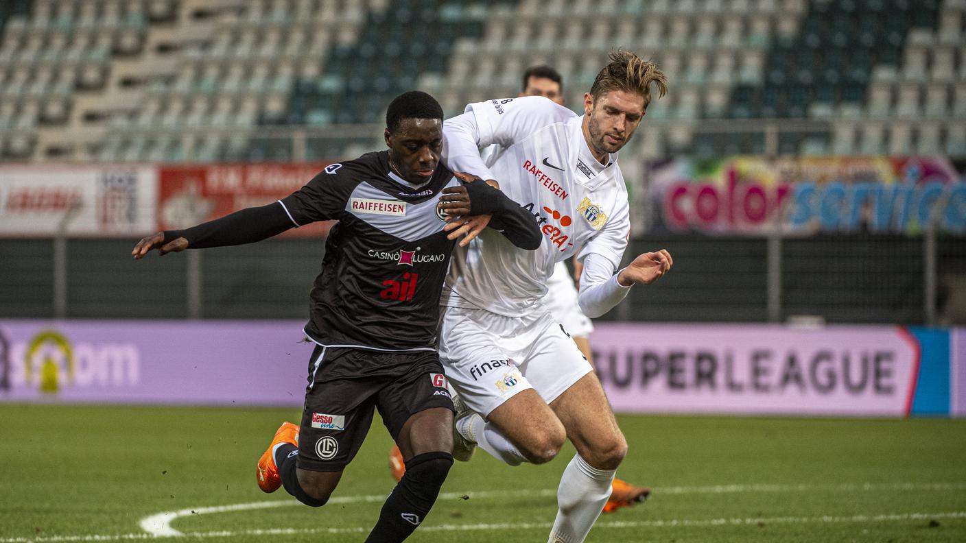 Lungoyi braccato da Sobiech 