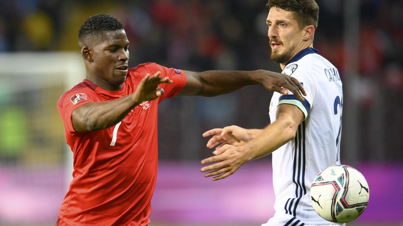 Embolo ha dovuto destreggiarsi in un inedito ruolo di prima punta