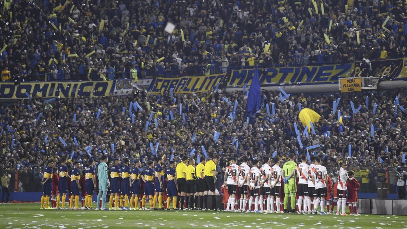 Atmosfera torrida nel Superclasico contro il River Plate