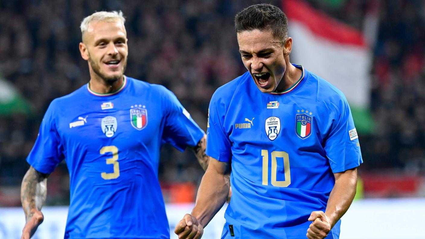 Dimarco e Raspadori, i due marcatori della squadra guidata da Mancini