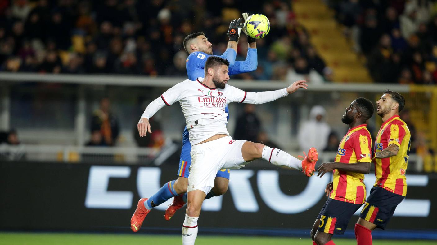Falcone in uscita chiude su Giroud