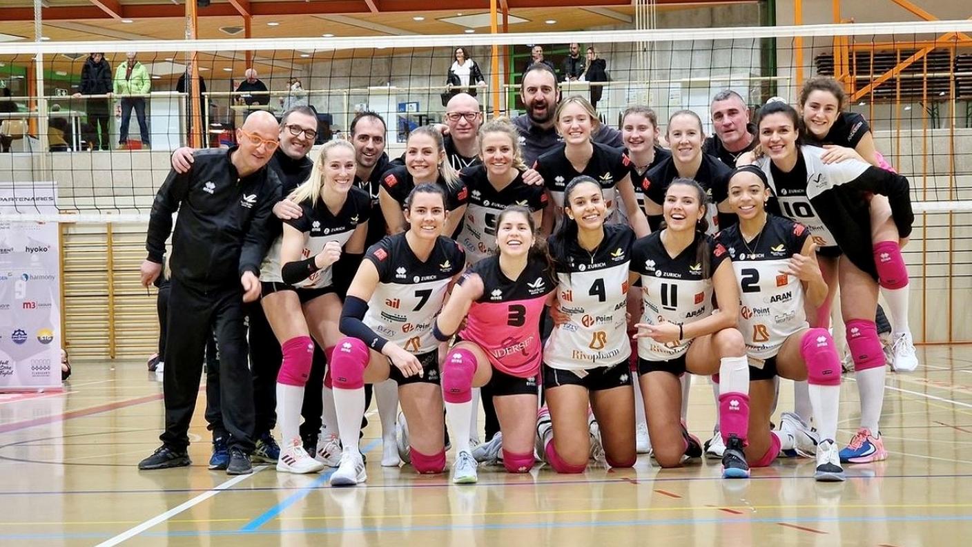 Foto di gruppo per festeggiare