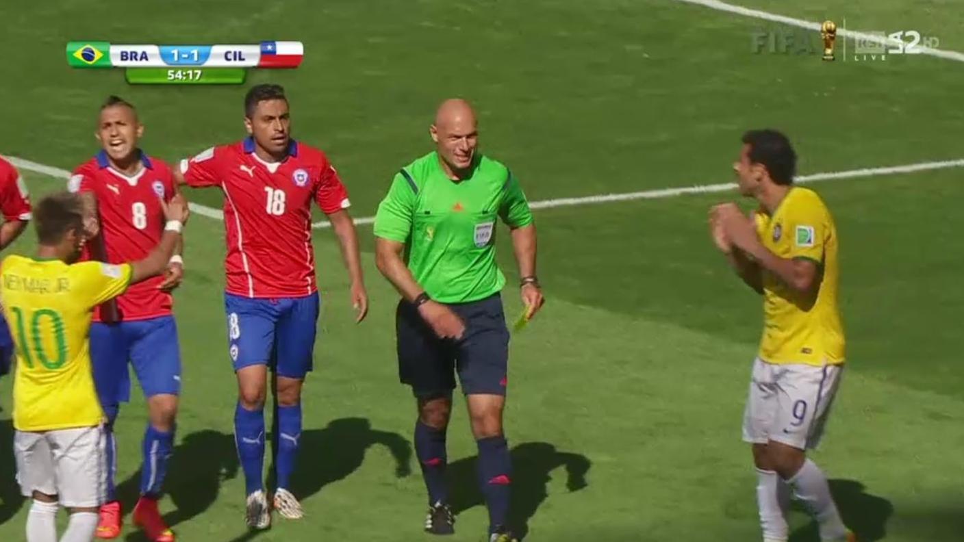Nessun ripensamento per l'arbitro inglese
