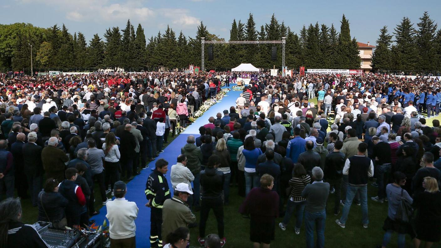 Funerali allo stadio