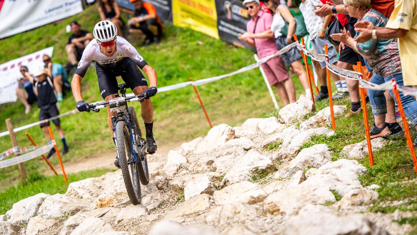 È campione svizzero in carica di cross-country