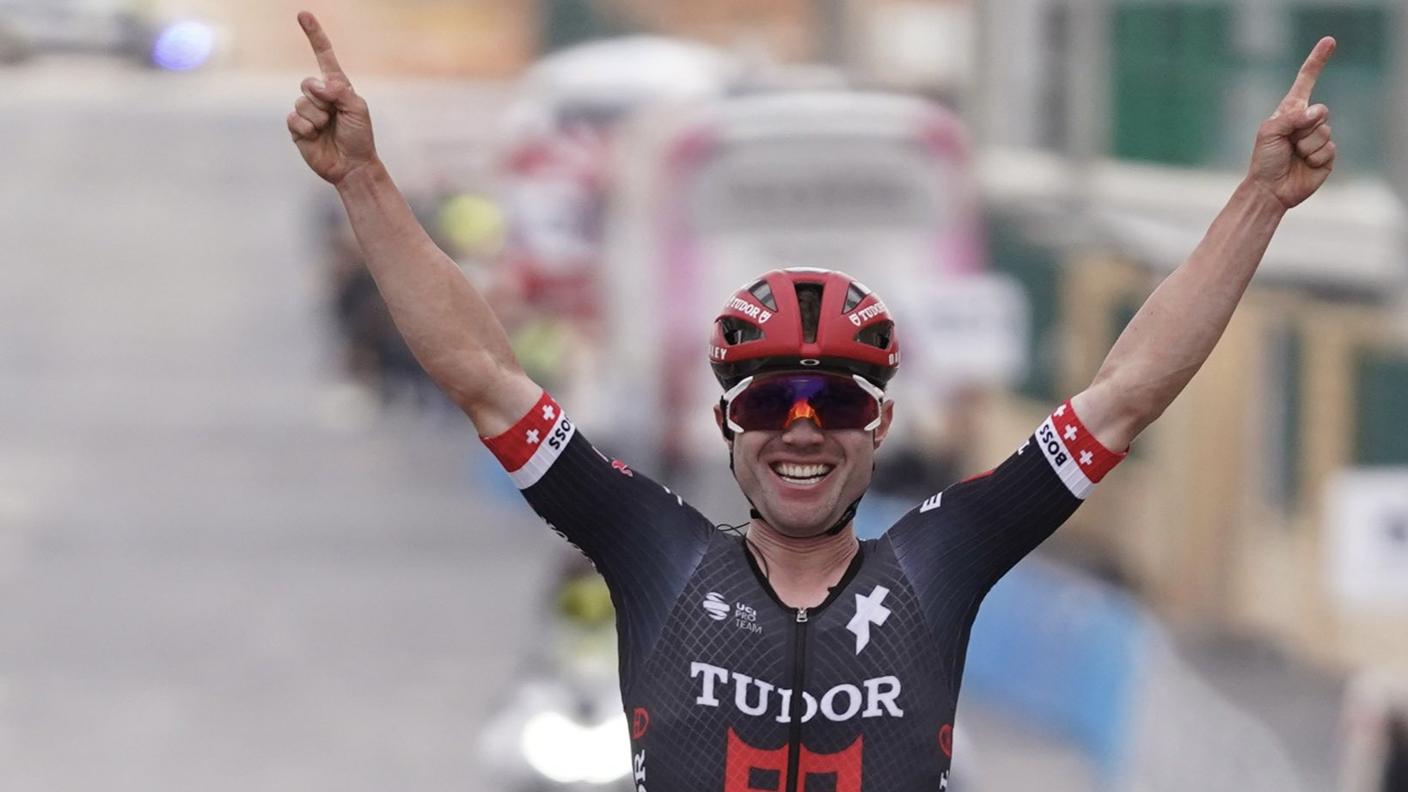 Prima vittoria con la nuova maglia per il 26enne