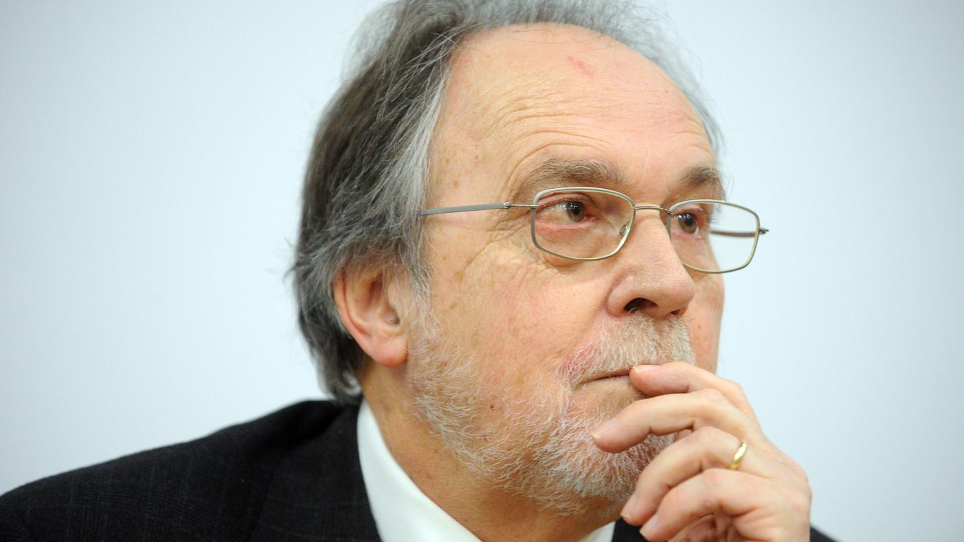 Chiamato di nuovo a fare chiarezza