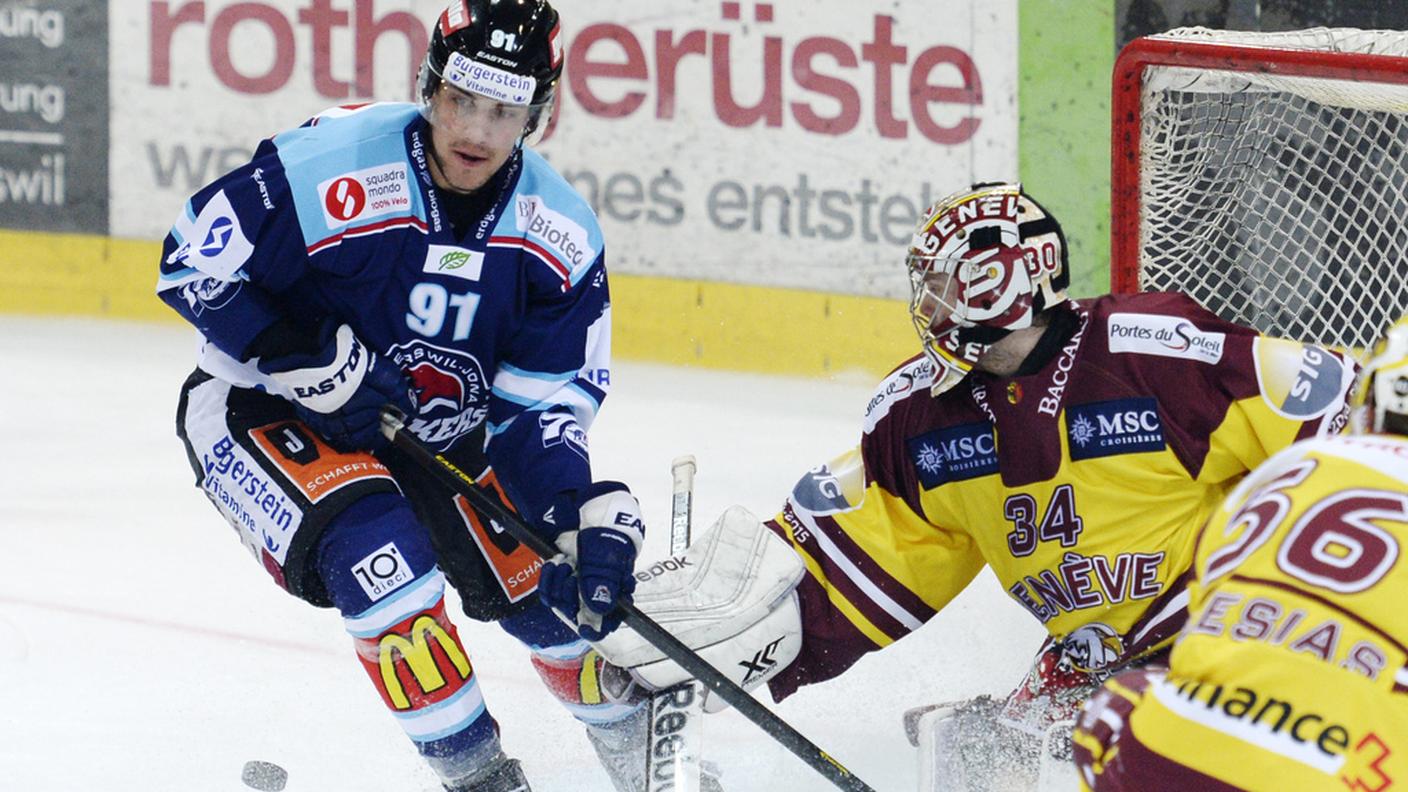 Il portiere della Svizzera Under 20 in azione contro il Rapperswil