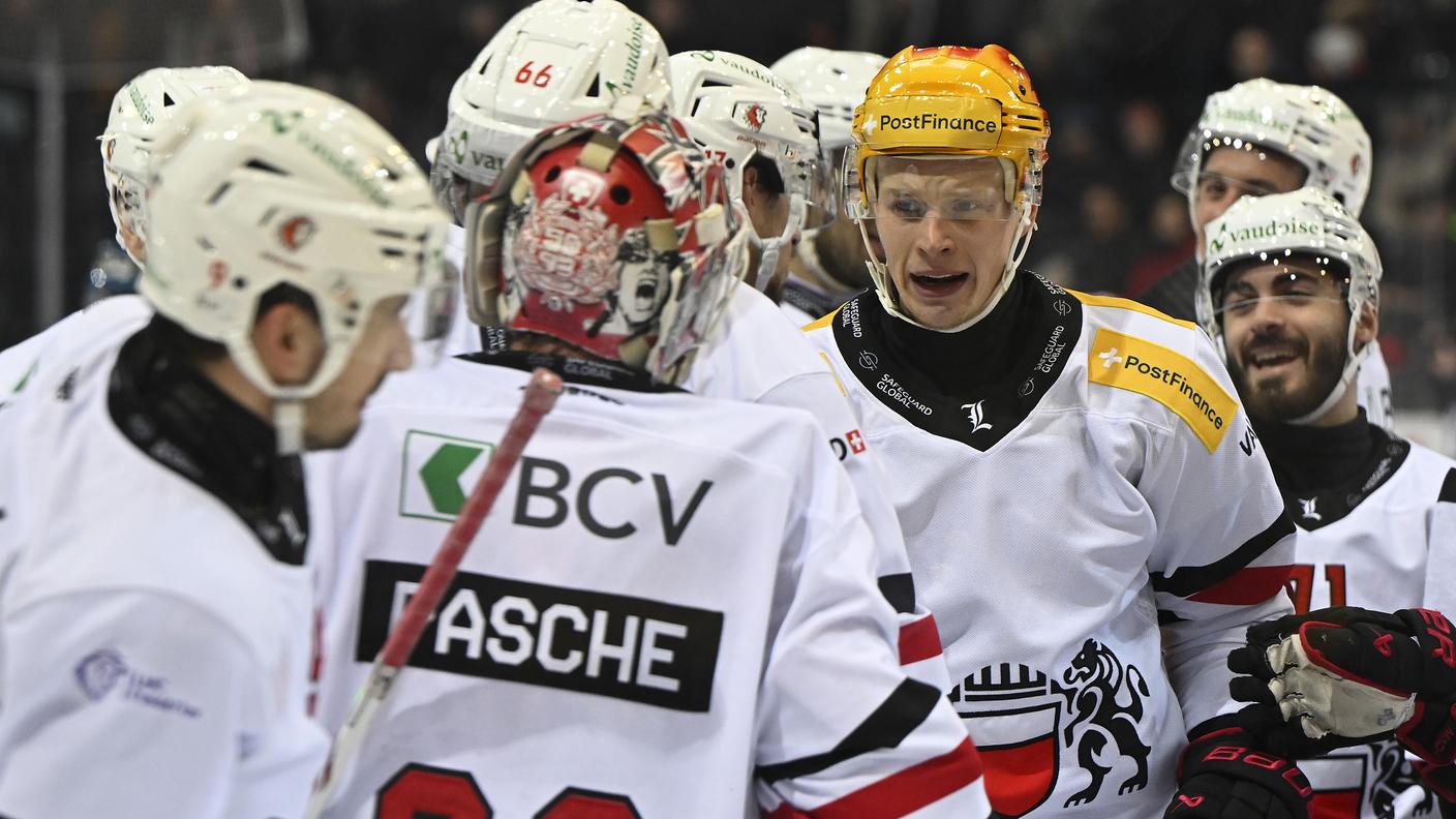 Tutti attorno al top scorer finlandese