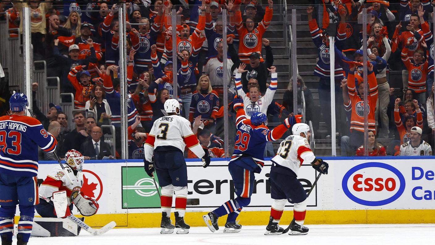 Il numero 29 fa esplodere di gioia il Rogers Place
