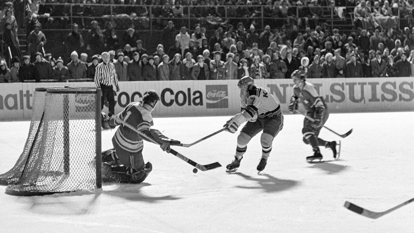 Ultima apparizione nel 1972, in foto Molina blocca il tiro di un finlandese