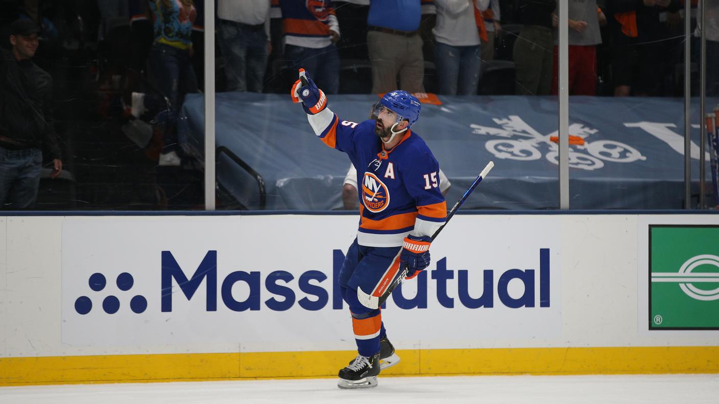 Clutterbuck ha appena chiuso il discorso a porta vuota