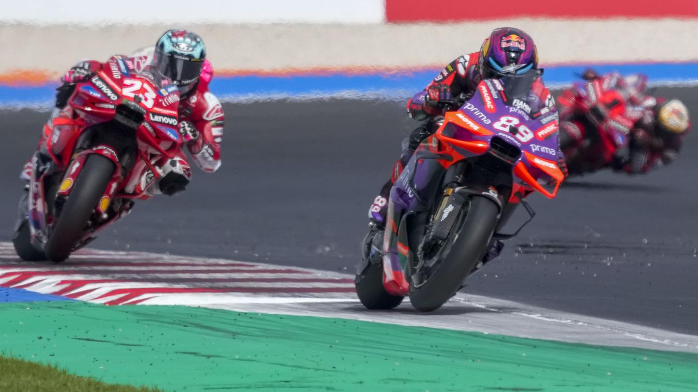 Battaglia nel GP dell'Emilia-Romagna